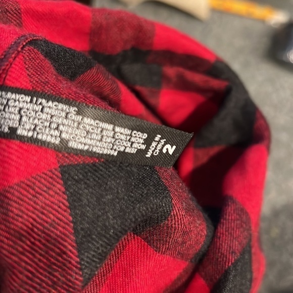 TORRID red and black flannel type sleep top size 2( 18-20) - Picture 9 of 9